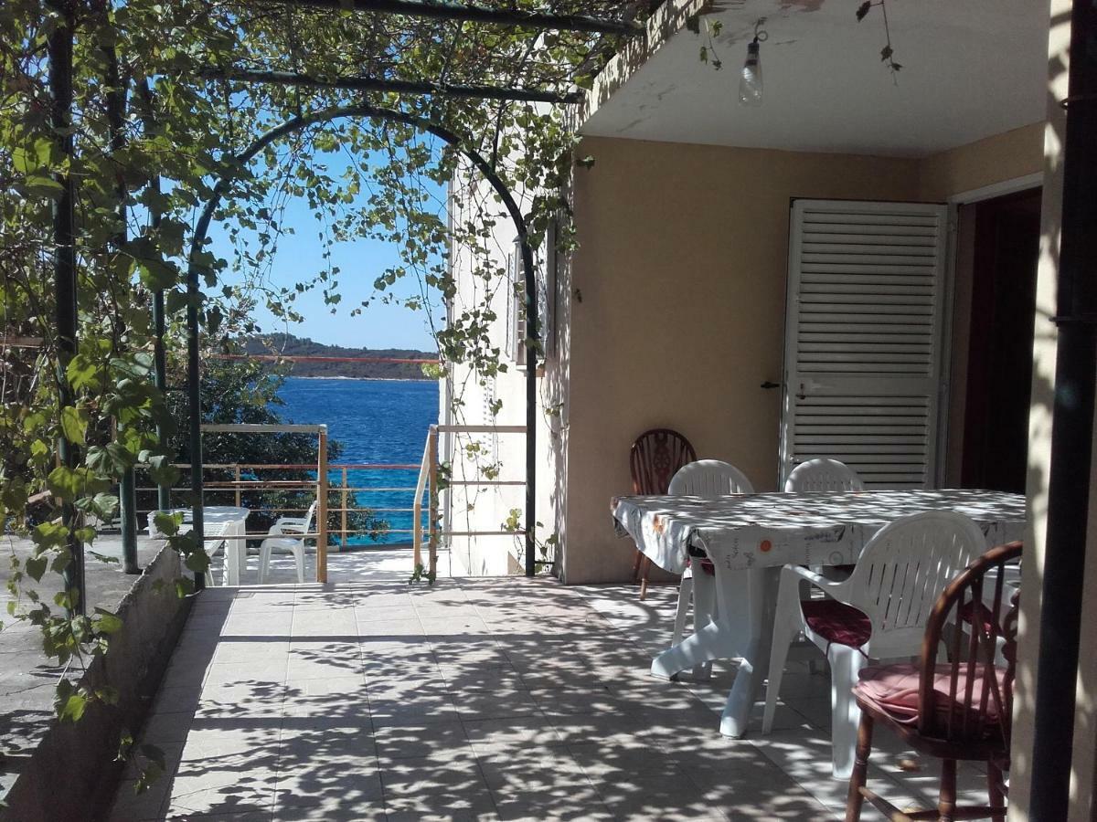 I&J Relaxing Beach Apartments Račišće Exterior foto