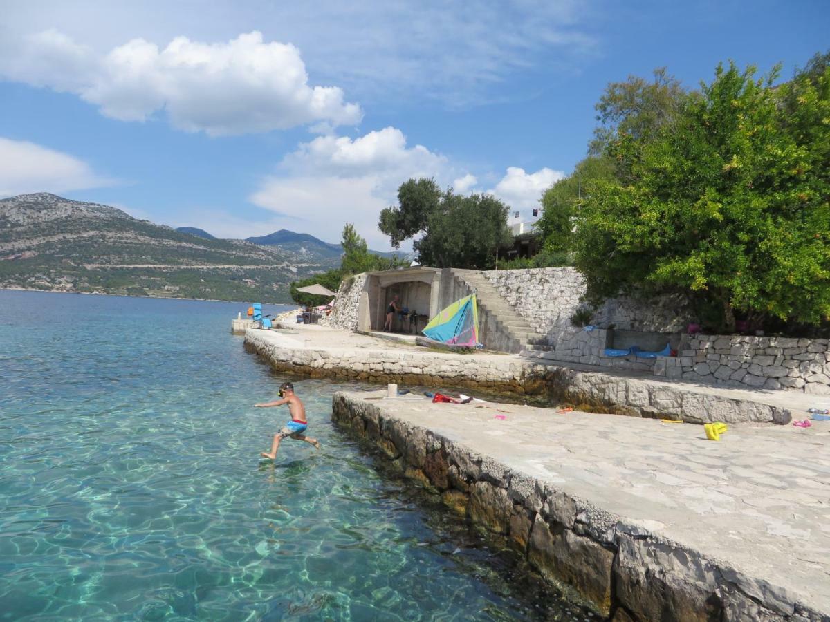 I&J Relaxing Beach Apartments Račišće Exterior foto