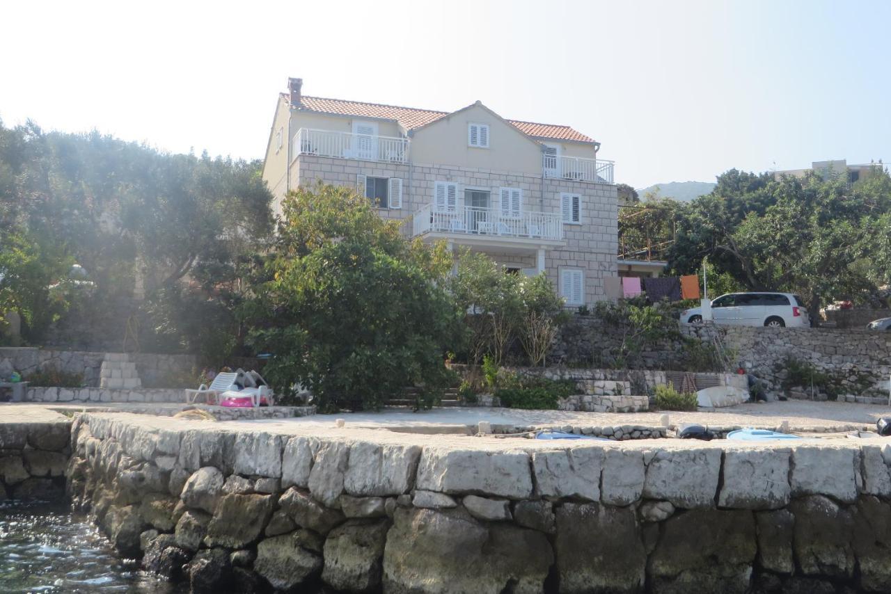 I&J Relaxing Beach Apartments Račišće Exterior foto